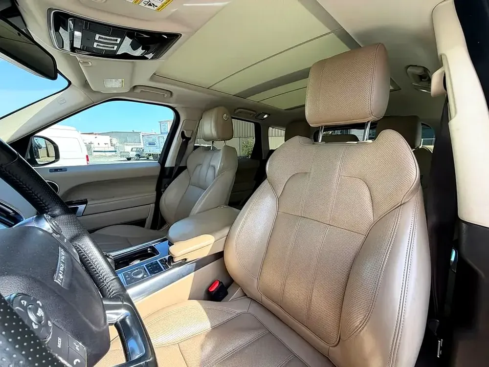 Land Rover Range Rover Vogue 2016 - American Specs - Low Mileage - Clean Condition - Image 9