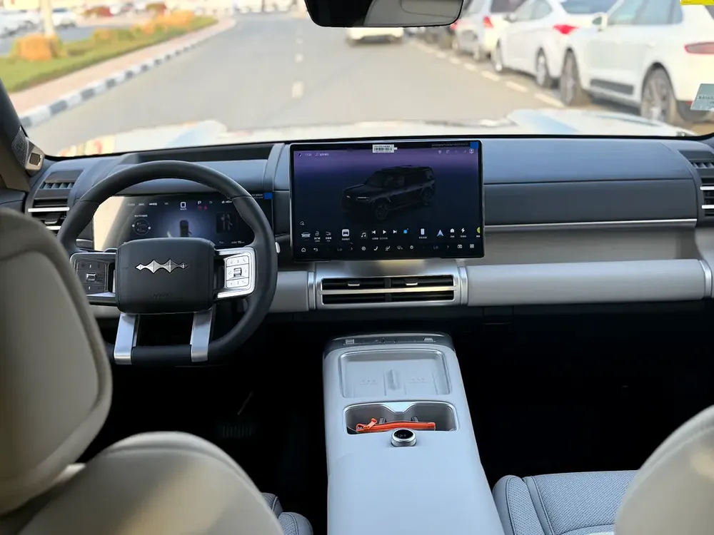 2025 BYD Leopard 7 Ultra 1.5T Plug-in Hybrid AWD - Image 10