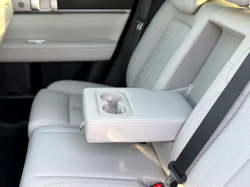 2025 BYD Leopard 7 Ultra 1.5T Plug-in Hybrid AWD - Image 17