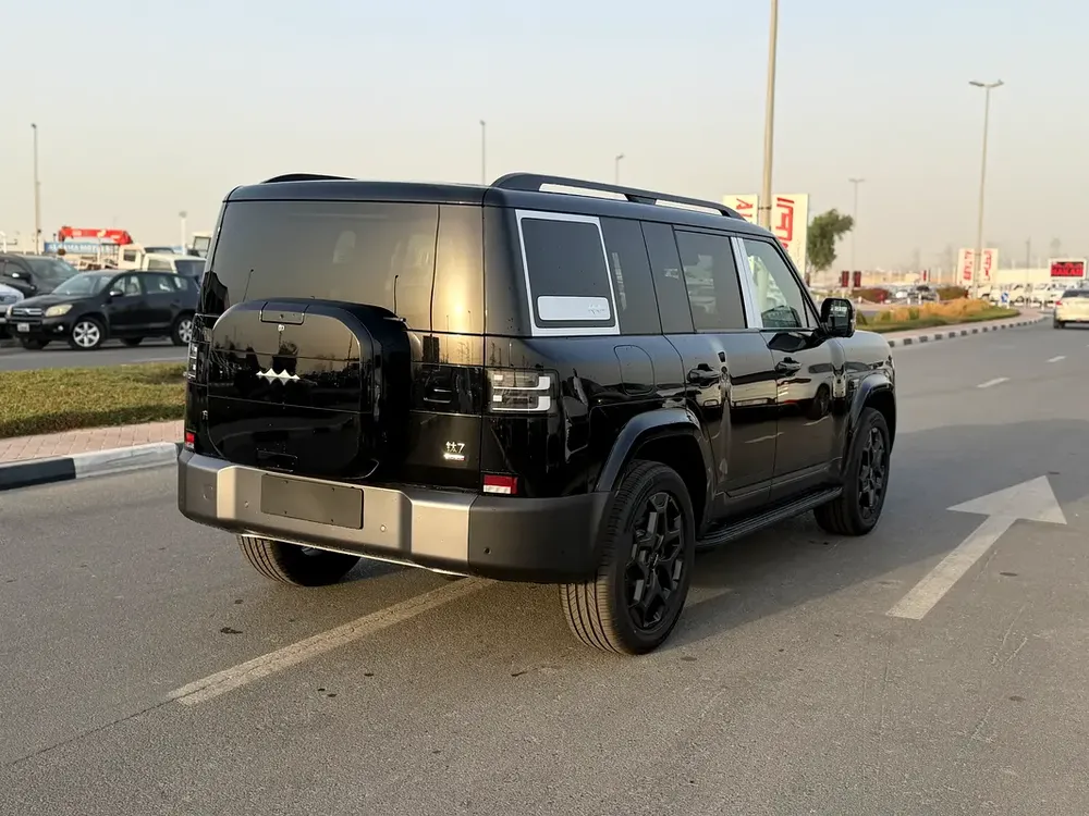 2025 BYD Leopard 7 Ultra 1.5T Plug-in Hybrid AWD - Image 6