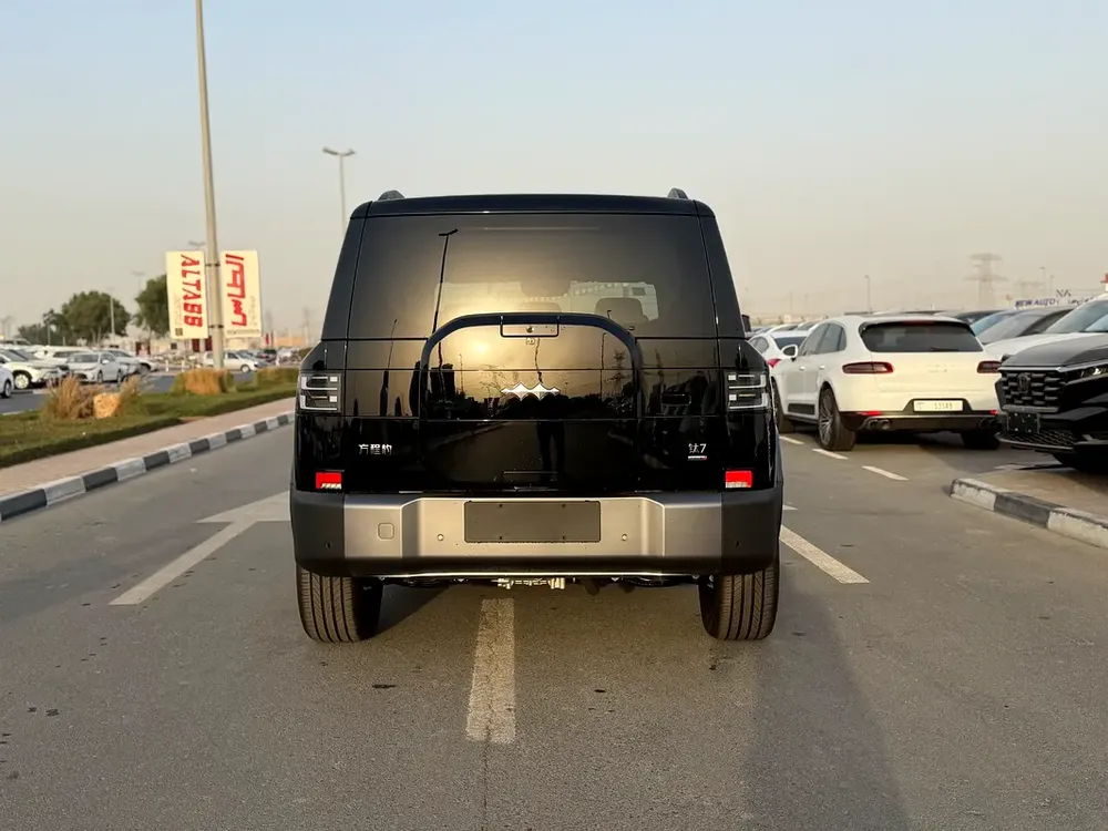 2025 BYD Leopard 7 Ultra 1.5T Plug-in Hybrid AWD - Image 7