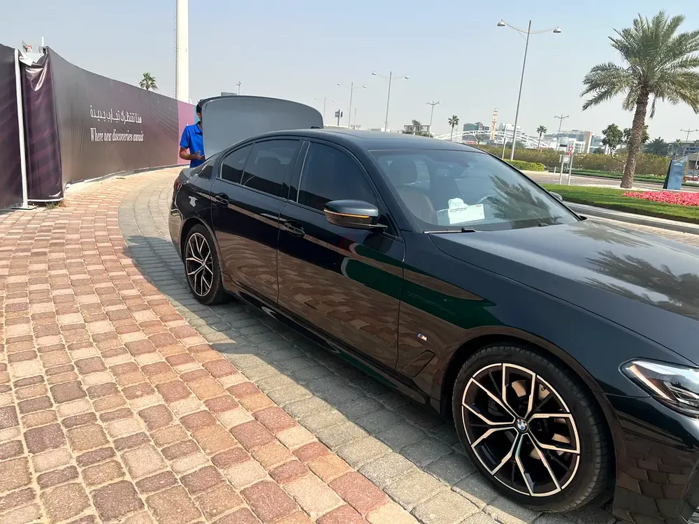 BMW 520i 2023, GCC Specs, Like New - Image 6