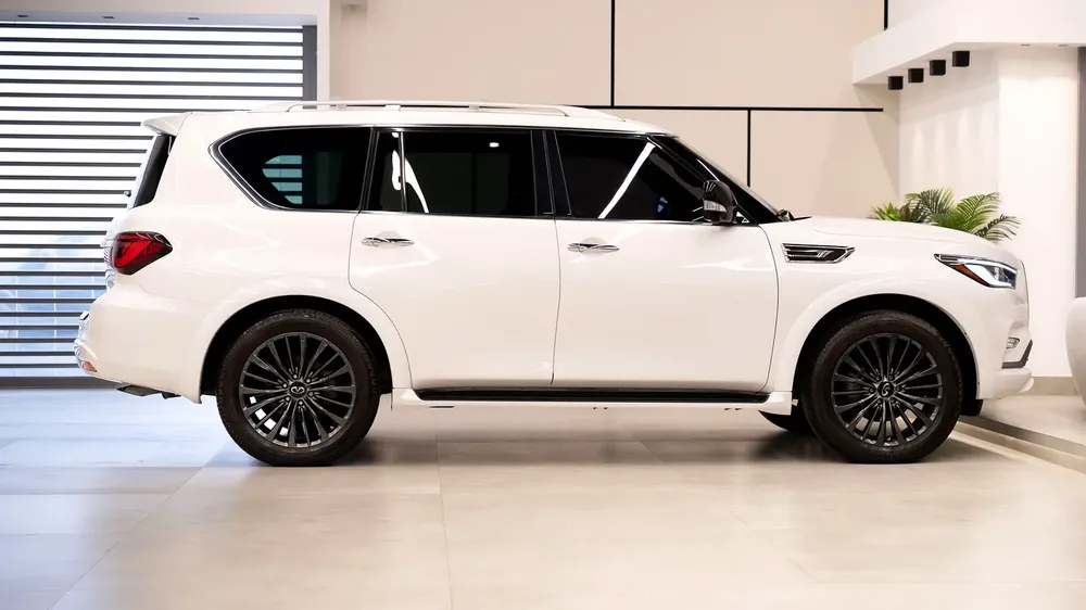2022 INFINITI QX80 | Black Edition | Very Low Mileage | Clean Tittle | - Image 4
