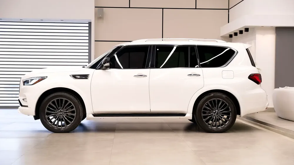 2022 INFINITI QX80 | Black Edition | Very Low Mileage | Clean Tittle | - Image 5
