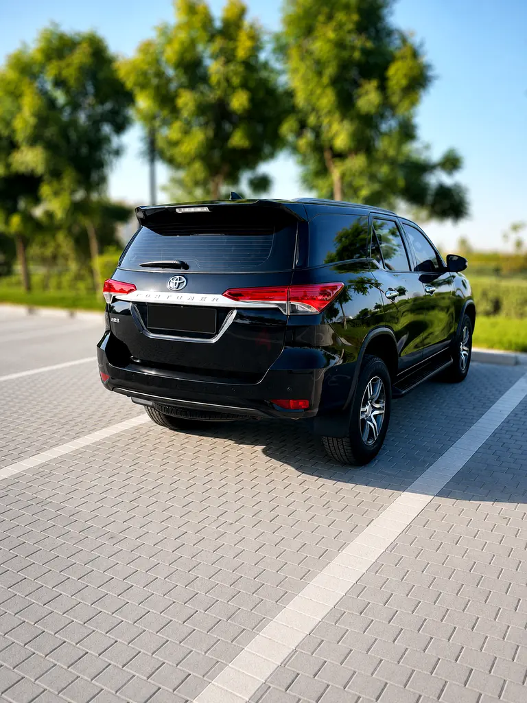 Toyota Fortuner 2021 - EXR 2.7L | GCC Specs | Accident-Free | Original Paint - Image 4