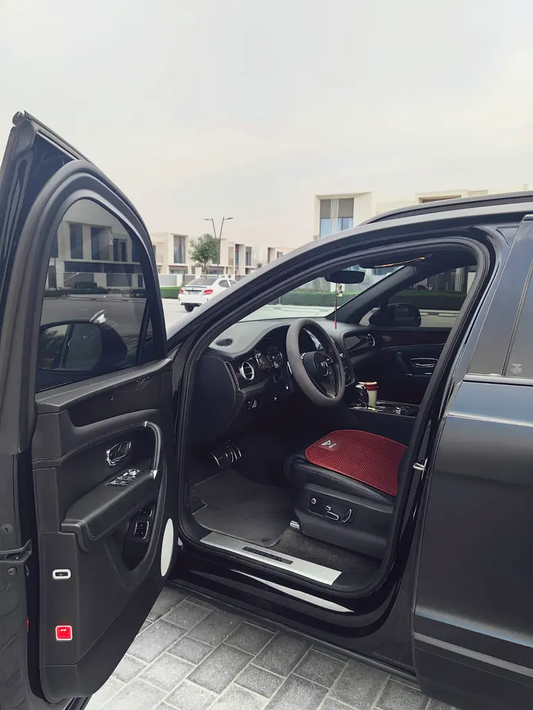 Bentley Bentayga Blackline Mulliner - US - Finance Available - Image 6