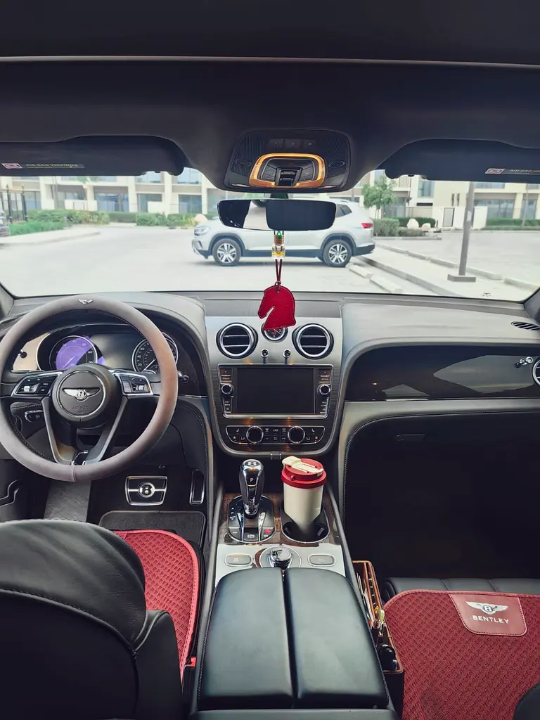 Bentley Bentayga Blackline Mulliner - US - Finance Available - Image 8