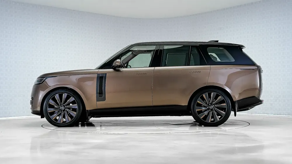 Range Rover P615 SV Bespoke Ghazal Edition | AED 15,882 PM | 1 of 5, GCC | Ramadan Offer - Image 11