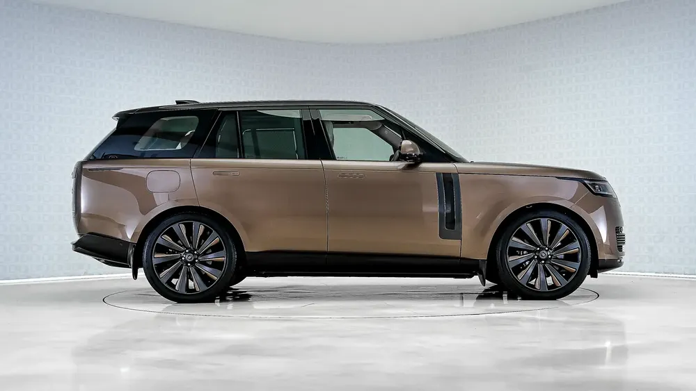 Range Rover P615 SV Bespoke Ghazal Edition | AED 15,882 PM | 1 of 5, GCC | Ramadan Offer - Image 4