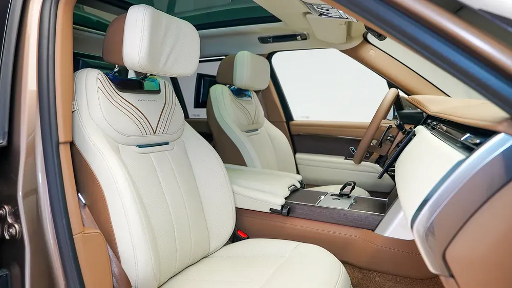 Range Rover P615 SV Bespoke Ghazal Edition | AED 15,882 PM | 1 of 5, GCC | Ramadan Offer - Image 6