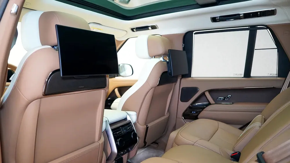 Range Rover P615 SV Bespoke Ghazal Edition | AED 15,882 PM | 1 of 5, GCC | Ramadan Offer - Image 8