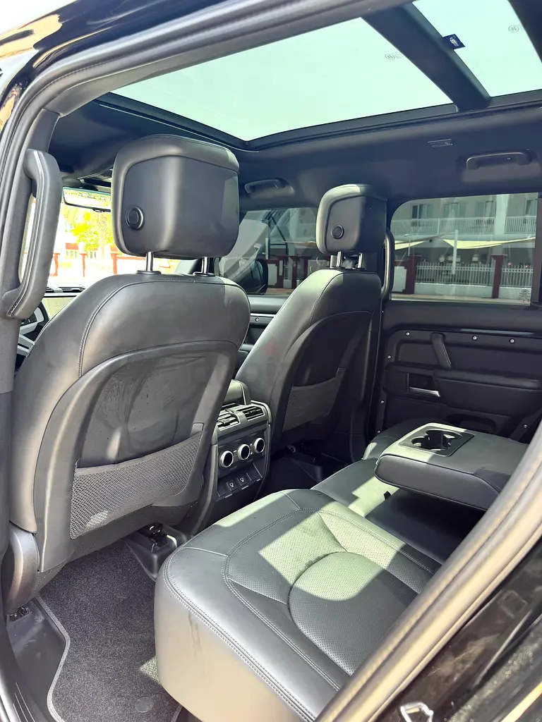 GCC Specs. V6. Black Kit. Original Paint. No Accidents. Perfect Condition - Image 9