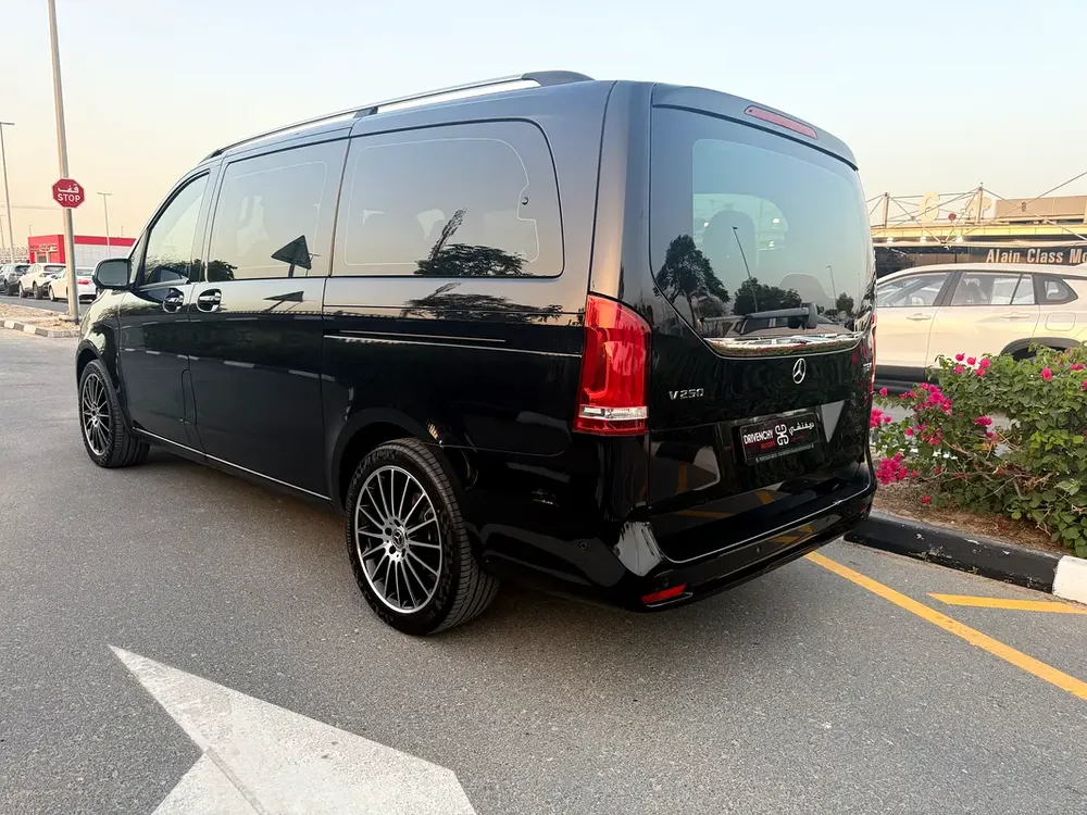 2023 Mercedes-Benz V-Class V 250 GCC Specs Luxury Passenger Van - Image 5