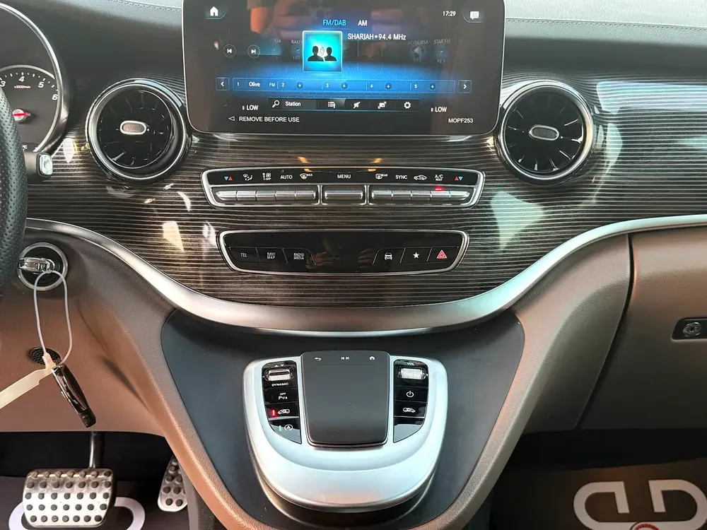 2023 Mercedes-Benz V-Class V 250 GCC Specs Luxury Passenger Van - Image 9