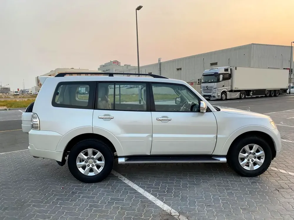 Mitsubishi Pajero - Full Open - 2008,  2011  2013 available. - Image 4