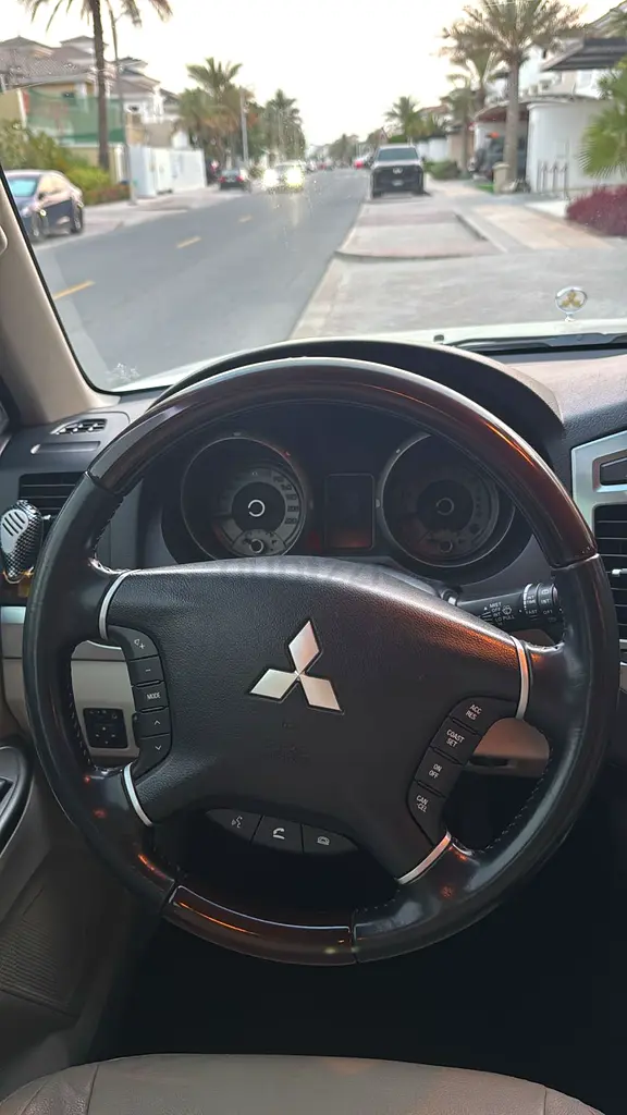 MITSUBISHI PAJERO SIGNATURE | 2020 | GCC SPECS | 3.8L V6 | NO ACCIDENTS - Image 10