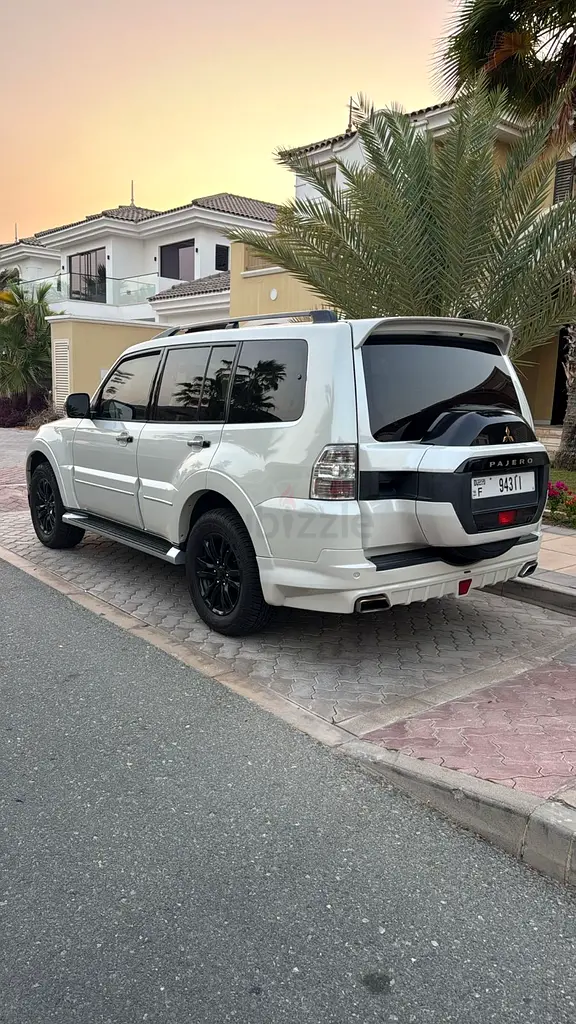MITSUBISHI PAJERO SIGNATURE | 2020 | GCC SPECS | 3.8L V6 | NO ACCIDENTS - Image 4