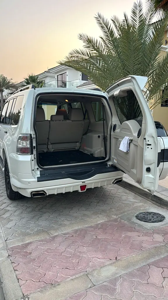 MITSUBISHI PAJERO SIGNATURE | 2020 | GCC SPECS | 3.8L V6 | NO ACCIDENTS - Image 6