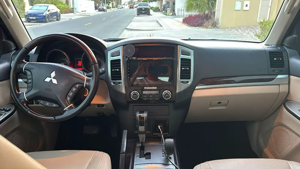 MITSUBISHI PAJERO SIGNATURE | 2020 | GCC SPECS | 3.8L V6 | NO ACCIDENTS - Image 9