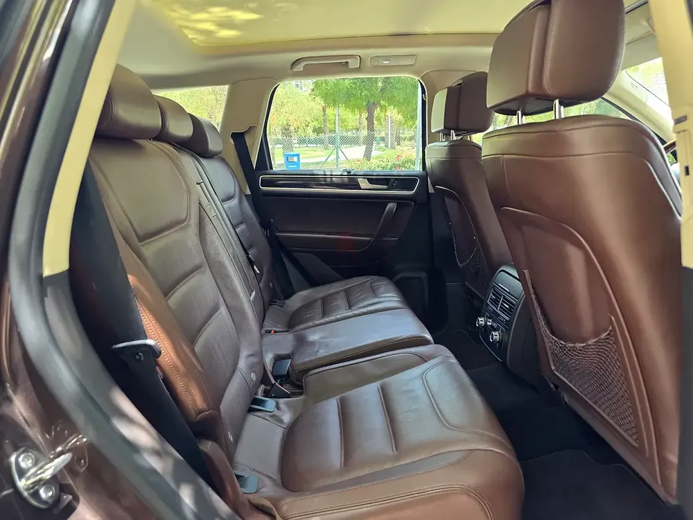 Volkswagen Touareg SEL 2015 GCC Specs, Panoramic Sunroof - Image 13