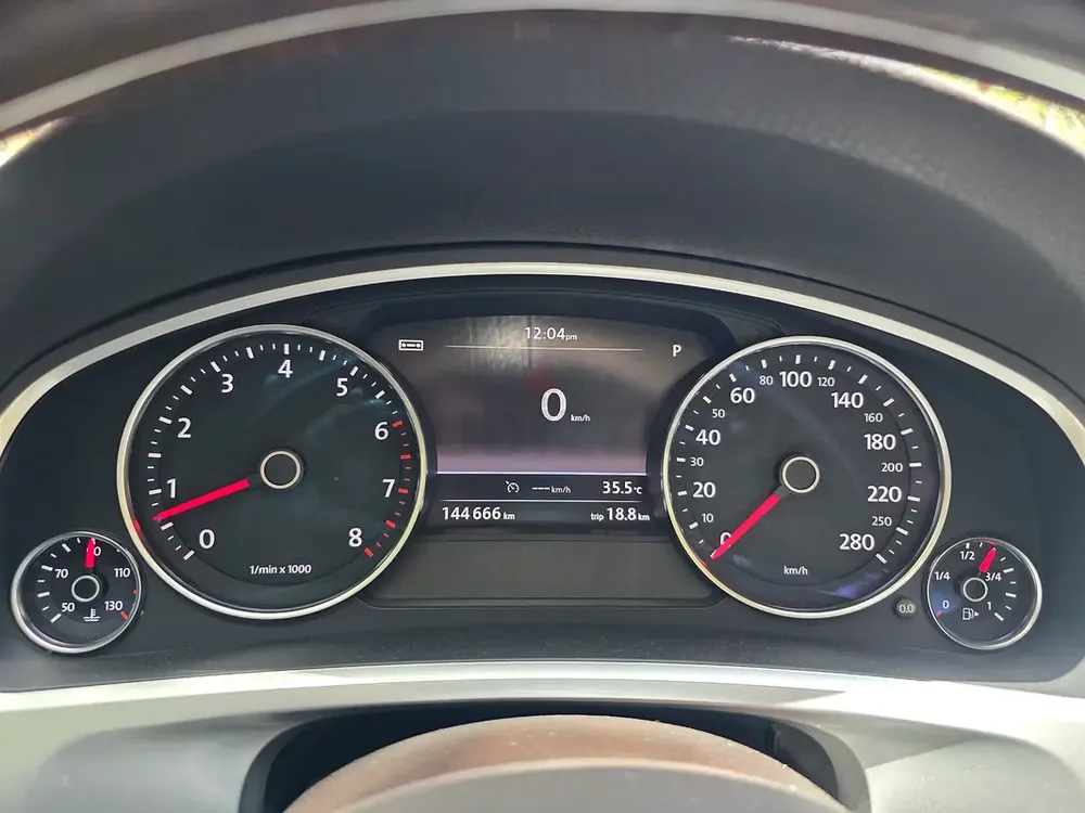 Volkswagen Touareg SEL 2015 GCC Specs, Panoramic Sunroof - Image 4