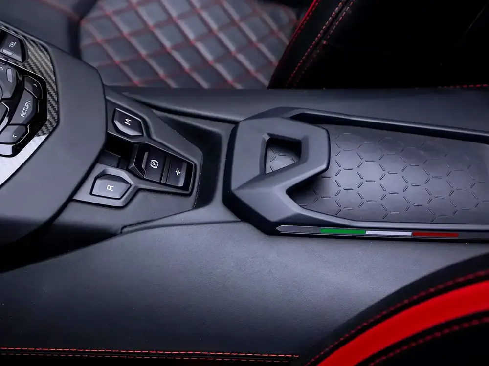 2021 | Lamborghini | Aventador S | Roadster | GCC Spec - Image 15