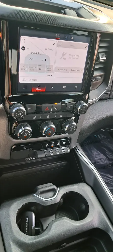DODGE RAM 1500 SST BIG HORN 2025 V6 3.0L TWIN TURBO + GCC WARRANTY TRADING AL FUTTAIM+ ORGINAL PAINT - Image 19