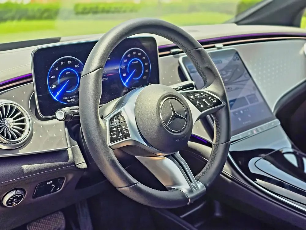 Mercedes-Benz EQE 350+ AMG Line Plus Sedan 2022 | GCC Specs | Low KM | Full Option | Warranty - Image 10