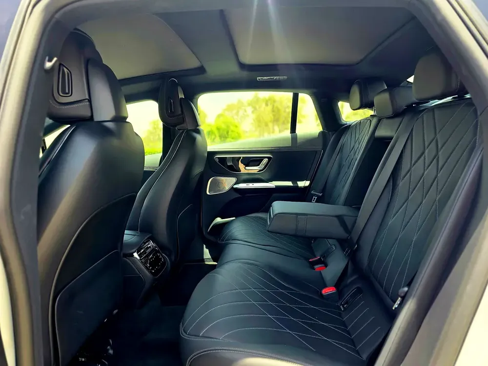 Mercedes-Benz EQE 350+ AMG Line Plus Sedan 2022 | GCC Specs | Low KM | Full Option | Warranty - Image 12