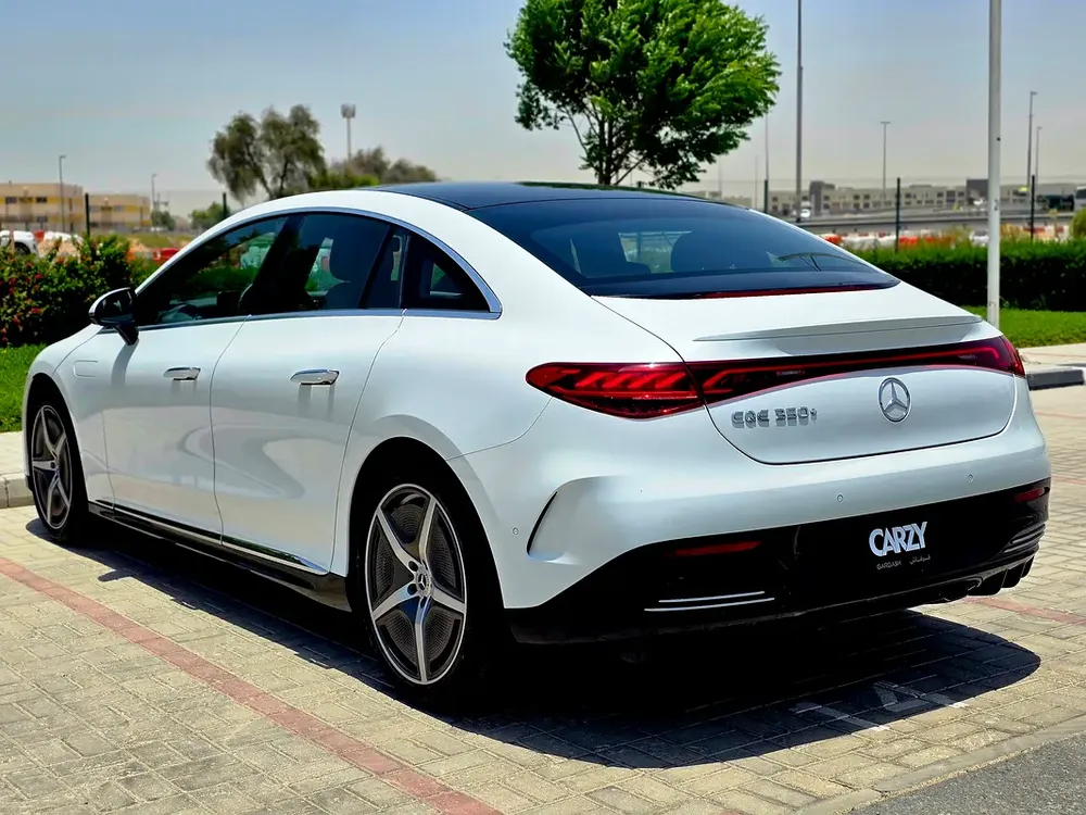 Mercedes-Benz EQE 350+ AMG Line Plus Sedan 2022 | GCC Specs | Low KM | Full Option | Warranty - Image 5