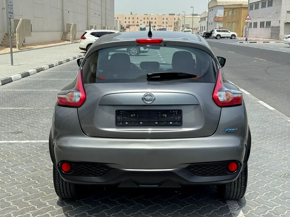 Nissan Juke SV 2016 - GCC Specs -  SUV single owner - Image 5