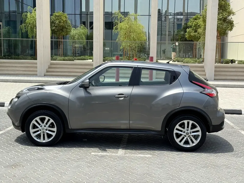 Nissan Juke SV 2016 - GCC Specs -  SUV single owner - Image 8