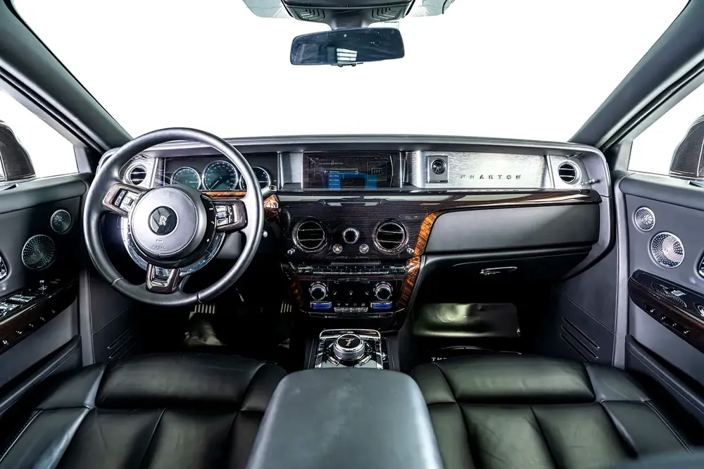 Rolls Royce Phantom-Diamond Grey Exterior Color-24 Inch Chrome Rims-Star Light System - Image 10