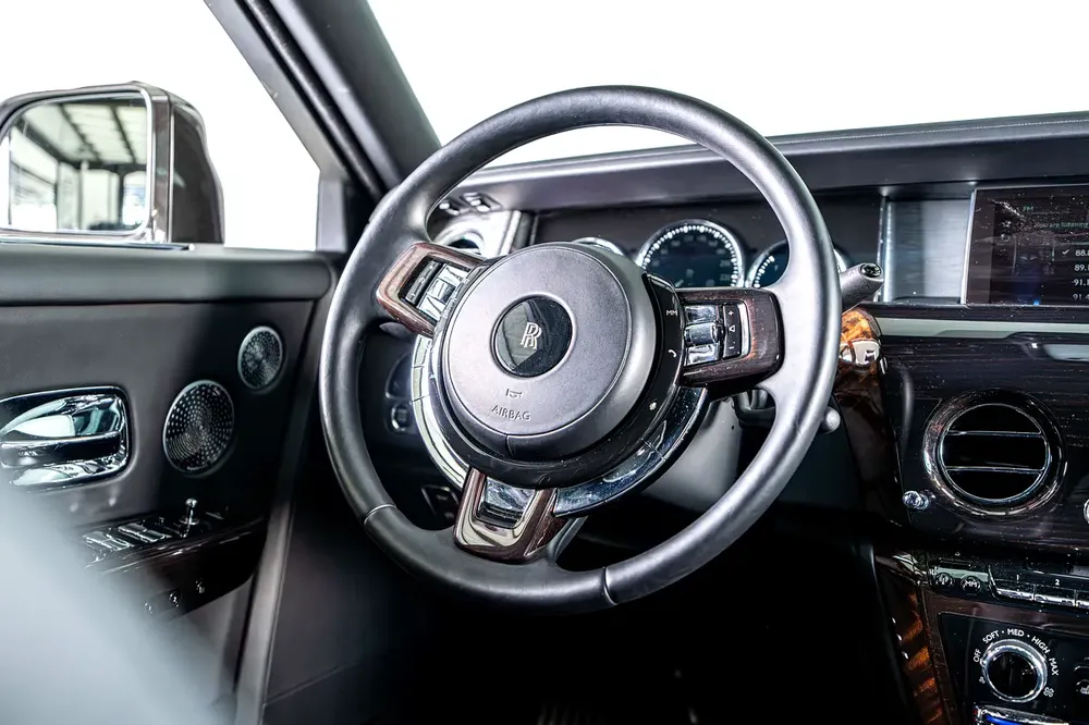 Rolls Royce Phantom-Diamond Grey Exterior Color-24 Inch Chrome Rims-Star Light System - Image 13