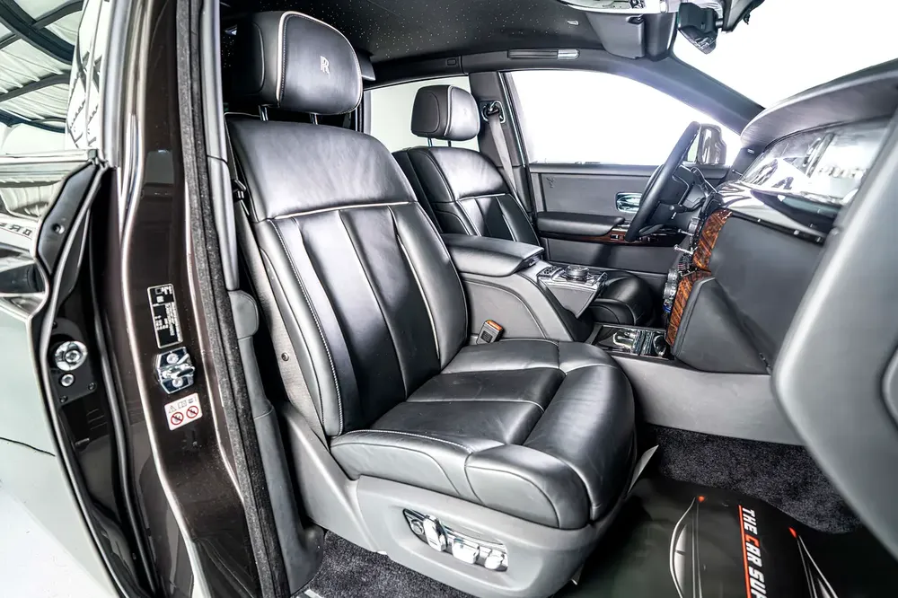 Rolls Royce Phantom-Diamond Grey Exterior Color-24 Inch Chrome Rims-Star Light System - Image 15