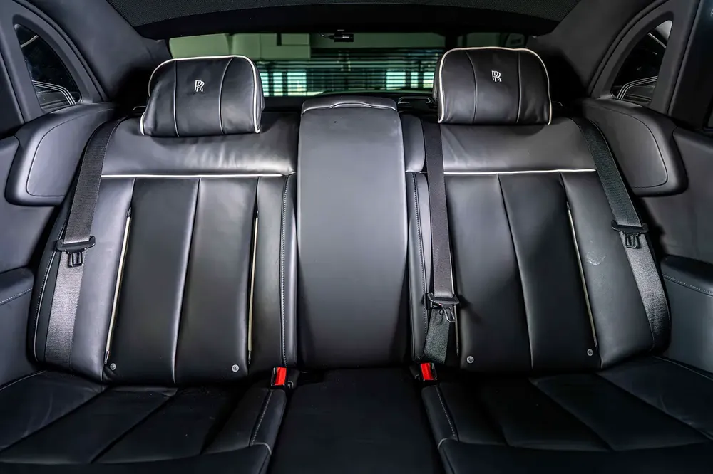 Rolls Royce Phantom-Diamond Grey Exterior Color-24 Inch Chrome Rims-Star Light System - Image 19