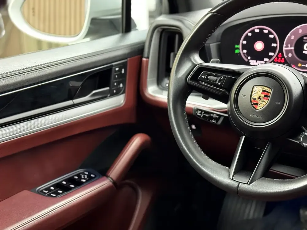 2024 Porsche Cayenne - American Specs - Brand New - Image 11