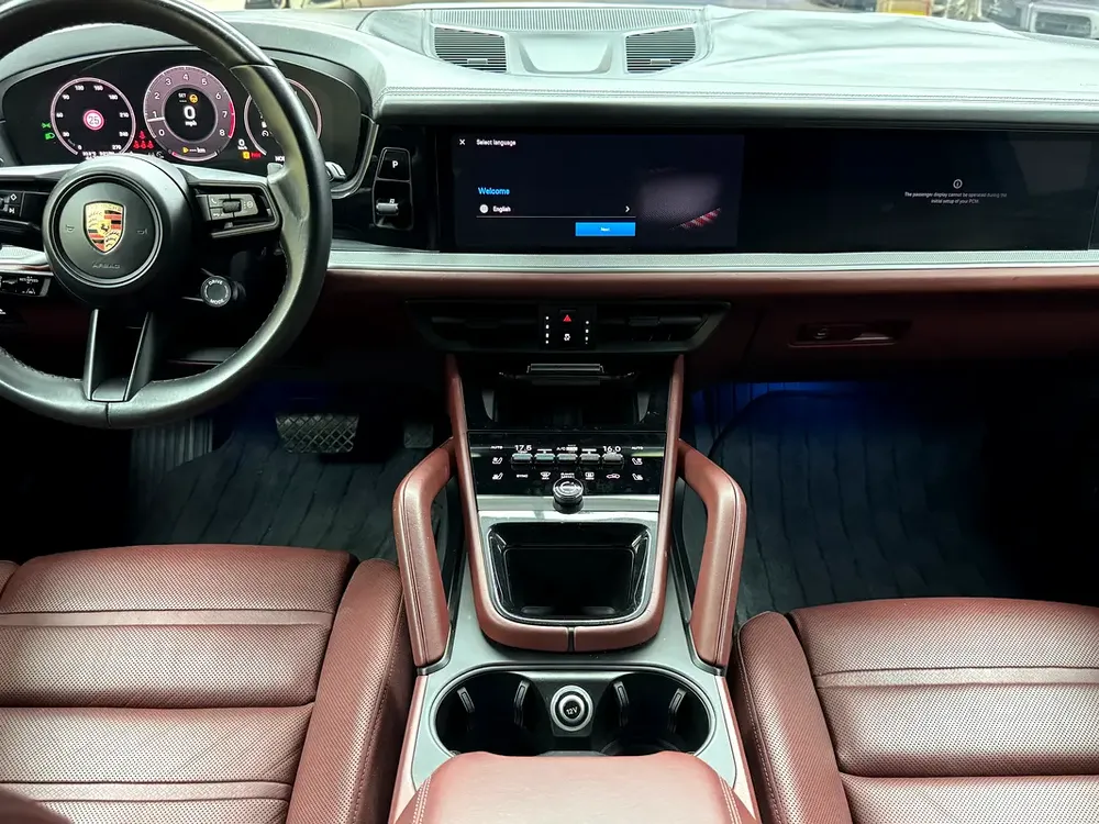 2024 Porsche Cayenne - American Specs - Brand New - Image 12