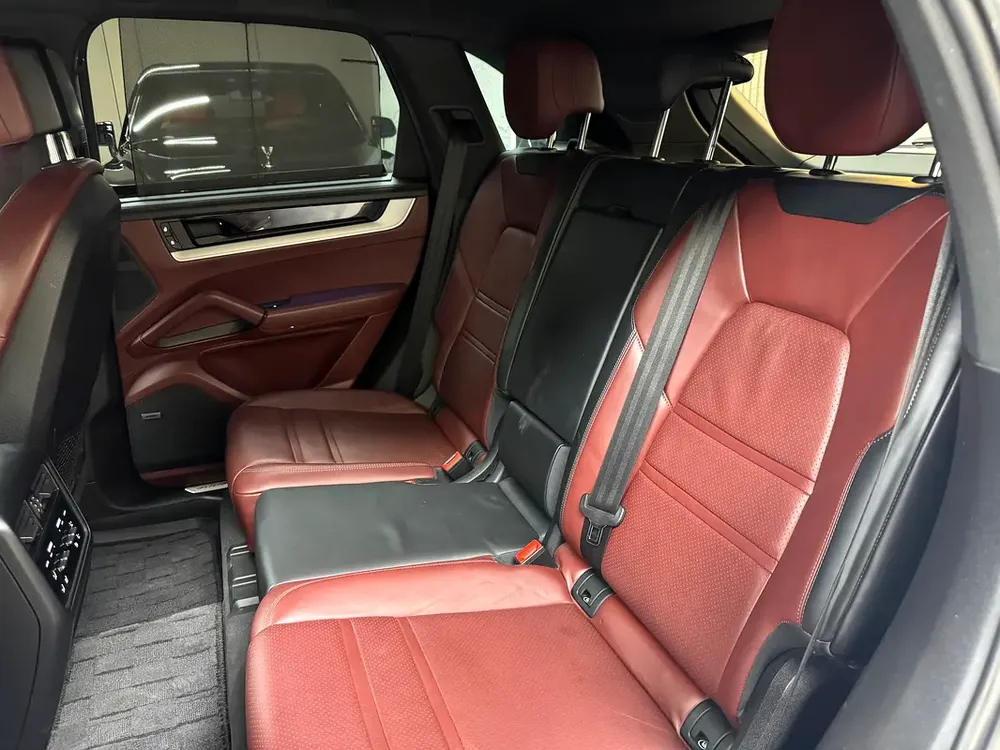 2024 Porsche Cayenne - American Specs - Brand New - Image 14