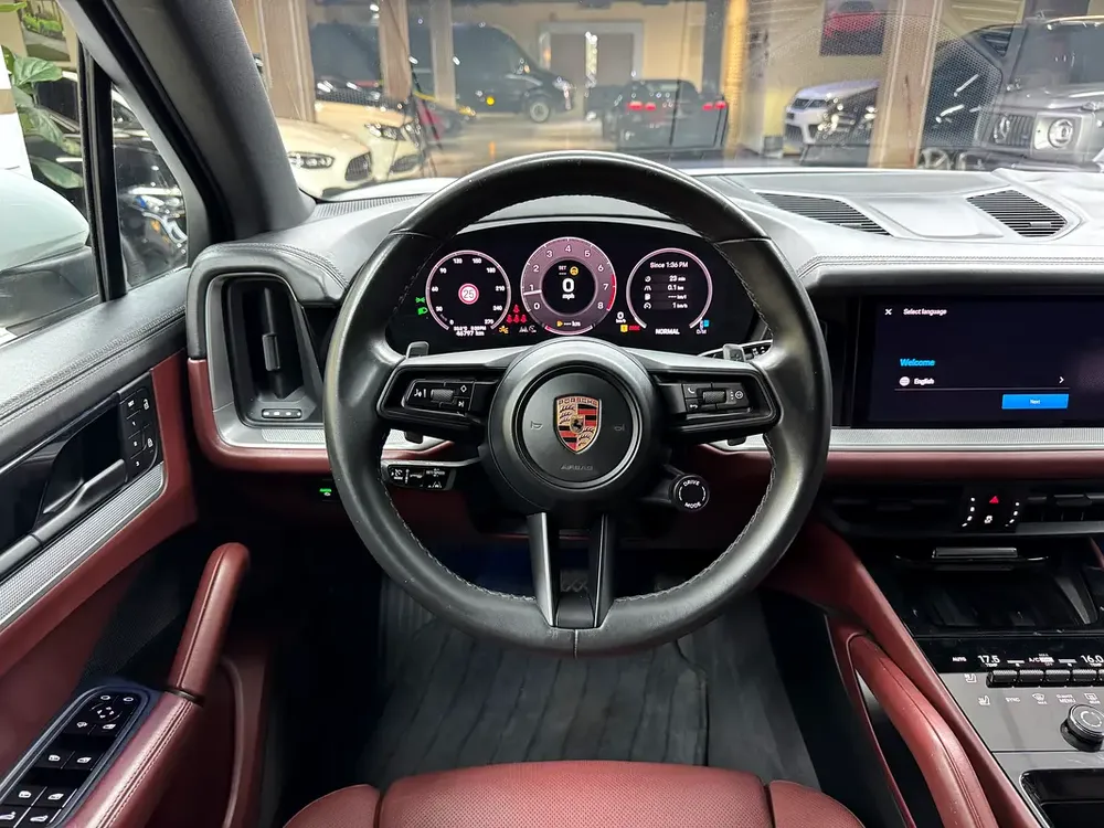 2024 Porsche Cayenne - American Specs - Brand New - Image 8
