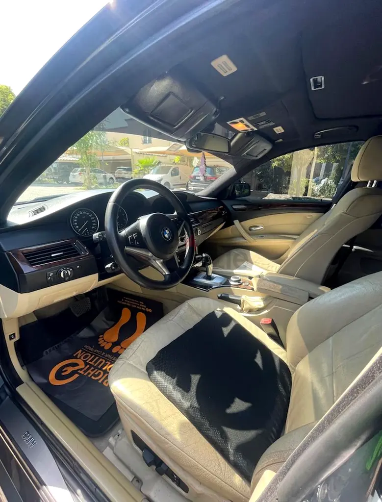 BMW 5-Series 525i 2008 GCC Specs - Image 5