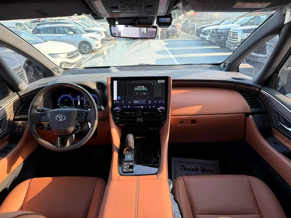 Toyota Alphard 2.5L HEV 2025 EXECUTIVE LOUNGE - Export Price @ 362,000 AED - Image 12