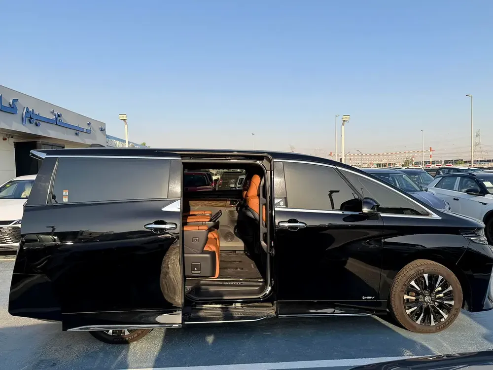 Toyota Alphard 2.5L HEV 2025 EXECUTIVE LOUNGE - Export Price @ 362,000 AED - Image 15