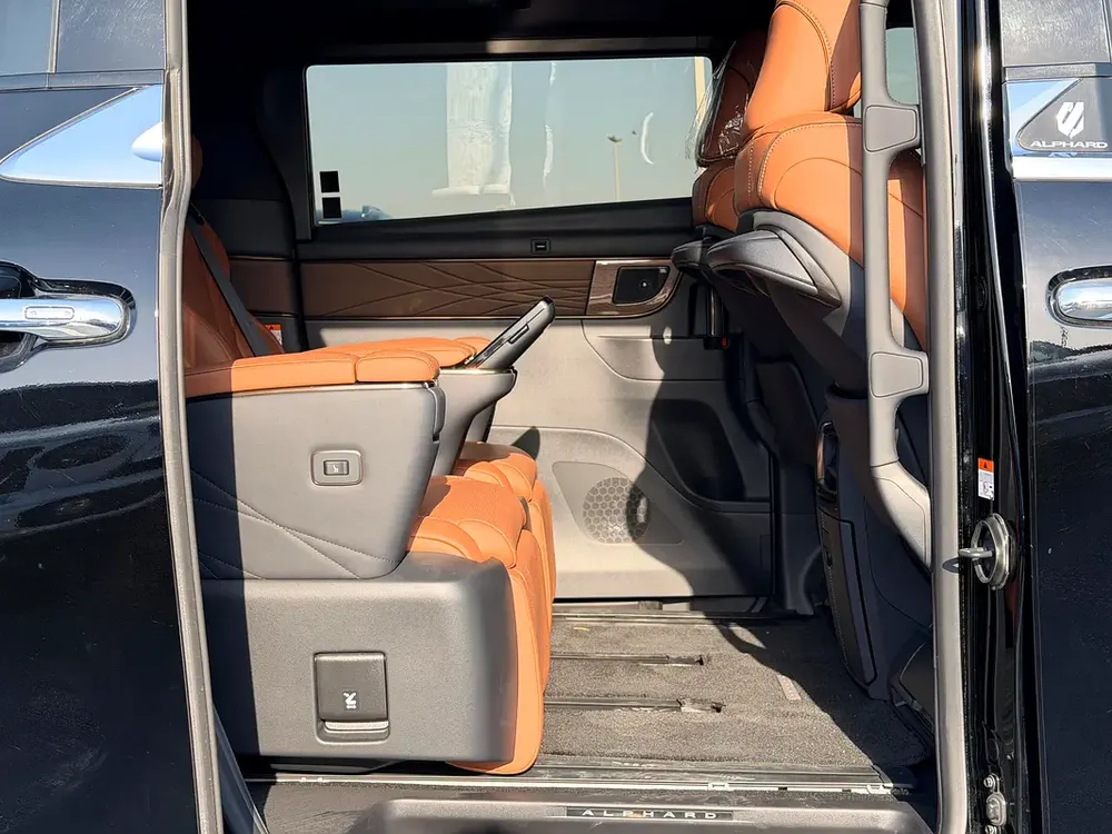Toyota Alphard 2.5L HEV 2025 EXECUTIVE LOUNGE - Export Price @ 362,000 AED - Image 16