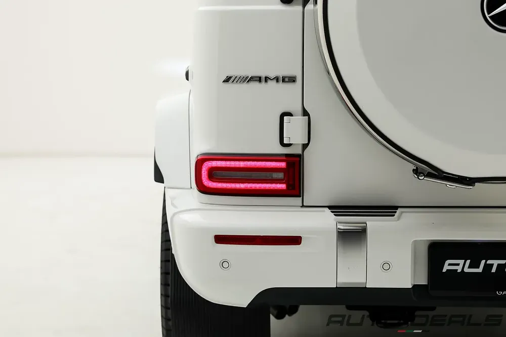 2025 Mercedes Benz G 63 AMG Manufaktur | GCC Specs | Under Warranty | Service Contract | Low Mileage - Image 10