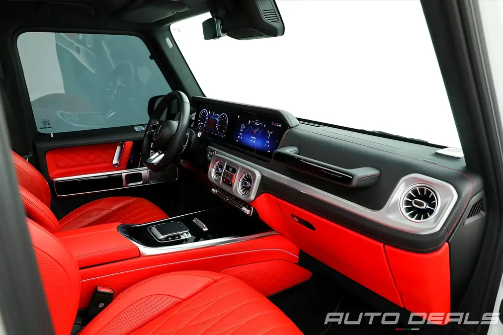 2025 Mercedes Benz G 63 AMG Manufaktur | GCC Specs | Under Warranty | Service Contract | Low Mileage - Image 13