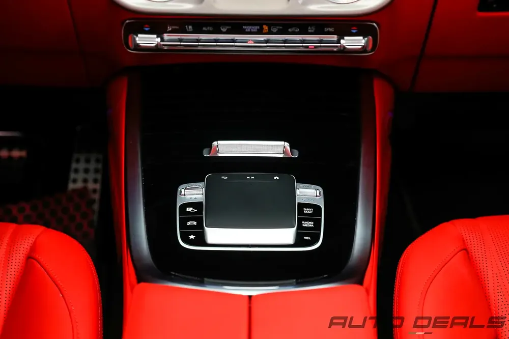 2025 Mercedes Benz G 63 AMG Manufaktur | GCC Specs | Under Warranty | Service Contract | Low Mileage - Image 15