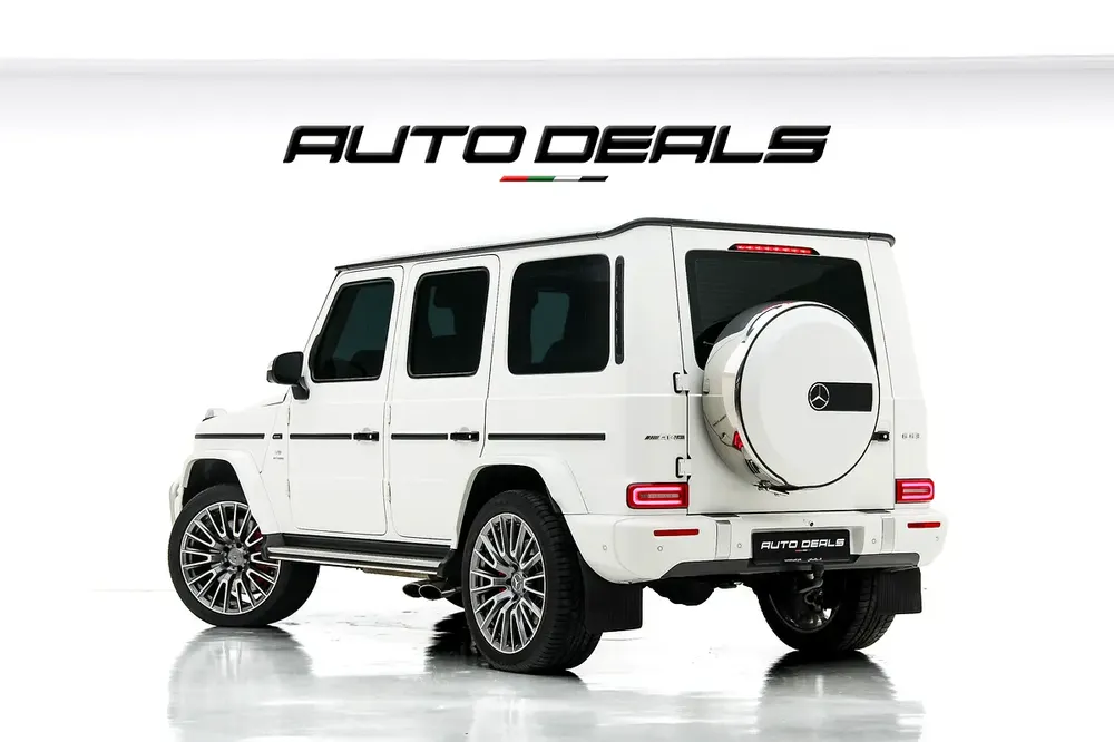 2025 Mercedes Benz G 63 AMG Manufaktur | GCC Specs | Under Warranty | Service Contract | Low Mileage - Image 4
