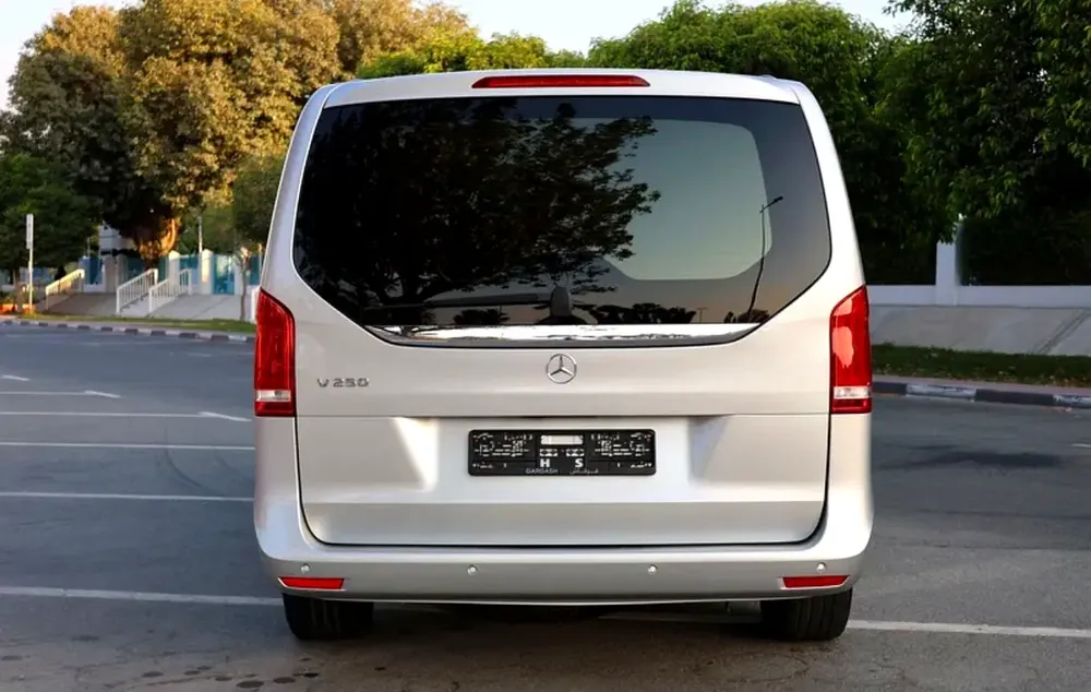 V250 - GCC SPECS - ACCIDENT FREE - FULL SERVICE HISTORY - UNDER WARRANTY - EXCELENT CONDITION - - Image 7