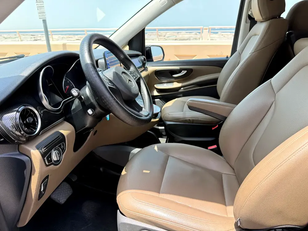 2024 Mercedes-Benz V250 | GCC Specs | 8-Seaters - Image 8